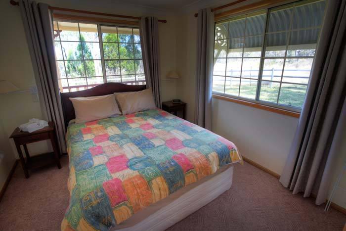 Accommodation Creek Cottages & Sundown View Suites Ballandean Room photo